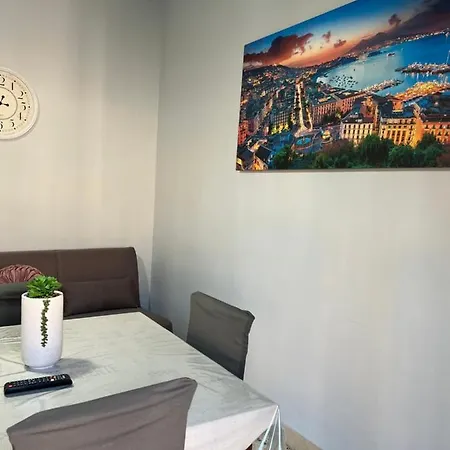 La Casa Di Tonia 4* Napels